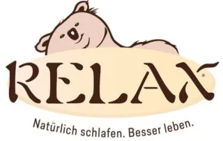 RELAX Logo mit Bär und Slogan „Natürlich schlafen. Besser leben.“